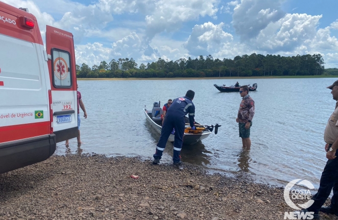 Jovem nua e  em surto, mobiliza Corpo de Bombeiros no Balneário de Santa Helena