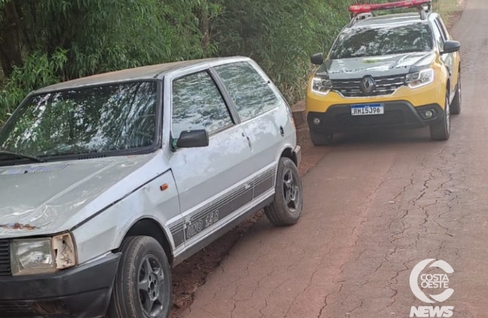 Ladrões abandonam veículo após furto em Santa Helena; PM procura os criminosos