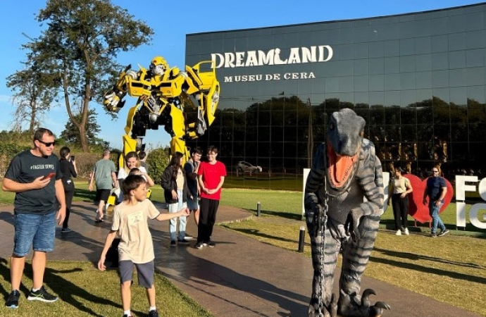 Lindeiros pagam tarifa solidária em abril no Dreams Park Show e Eco Park Foz