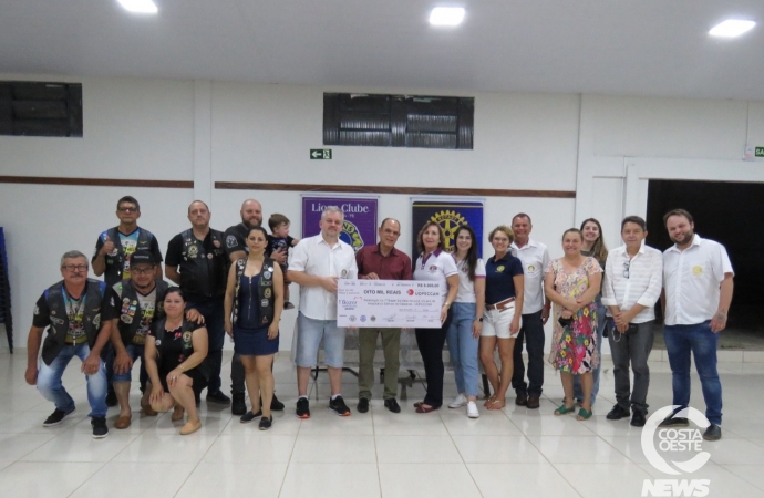 Lions, Rotary e Amash de Santa Helena repassam R$ 8 mil à Uopeccan de Cascavel