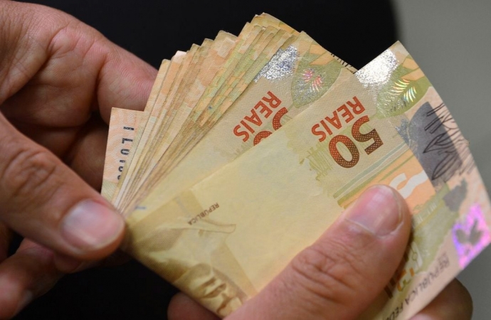Lula assinará MP do salário mínimo de R$ 1.320 até 1º de maio