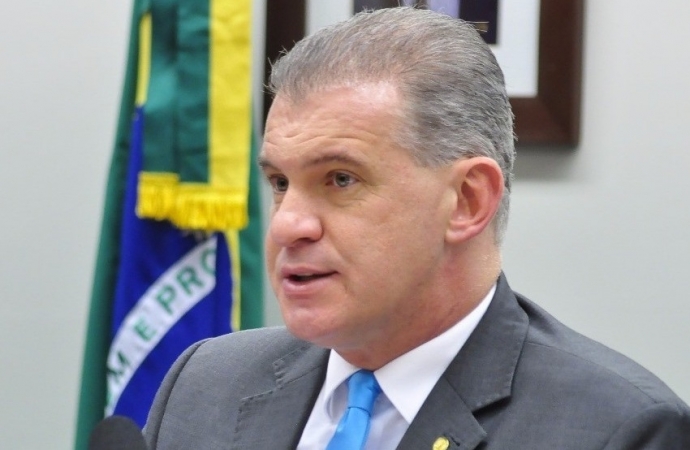 Maioria do TSE vota pela cassação do mandato de Evandro Roman
