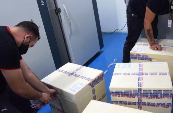 Mais 37,4 mil doses da vacina contra Covid-19 da Pfizer chegam ao Paraná