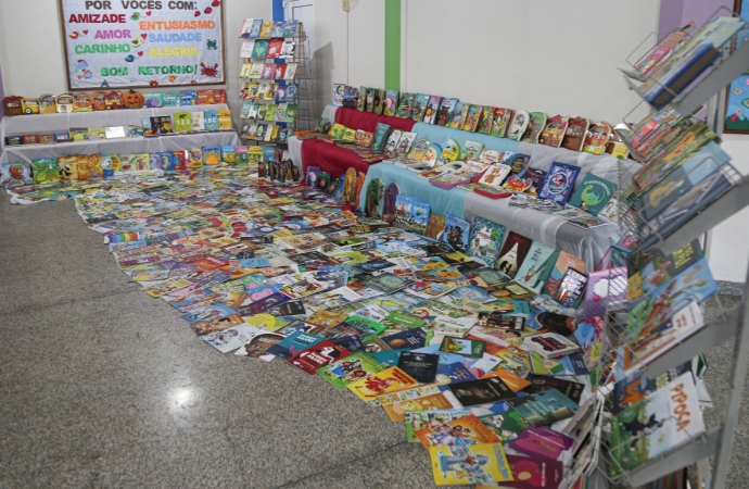 Mais de 5 mil volumes de livros são entregues nas escolas, CMEI’s e Biblioteca Pública em Missal