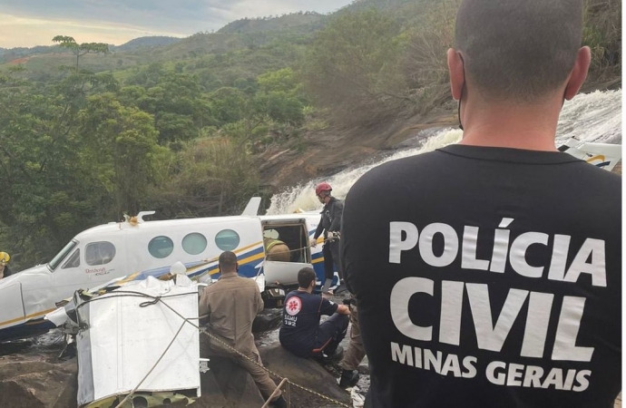 Marília Mendonça morre em queda de avião em Minas Gerais