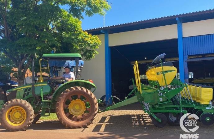 Mário Morgenstern celebra 65 anos de atuação com a empresa Implementos Morgenstern