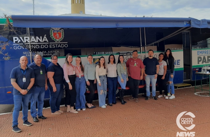 Medianeira recebeu ônibus itinerante Agência do Trabalhador - Emprega Mais Paraná