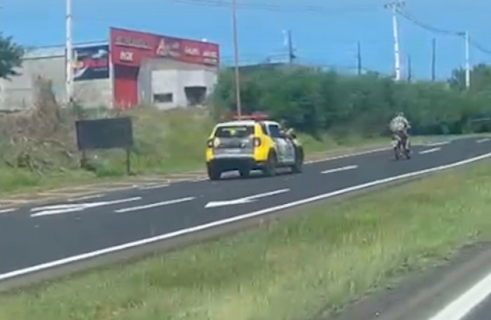 Medianeira: Sem CNH e fugindo da PM, motociclista é detido após andar na contramão na BR 277