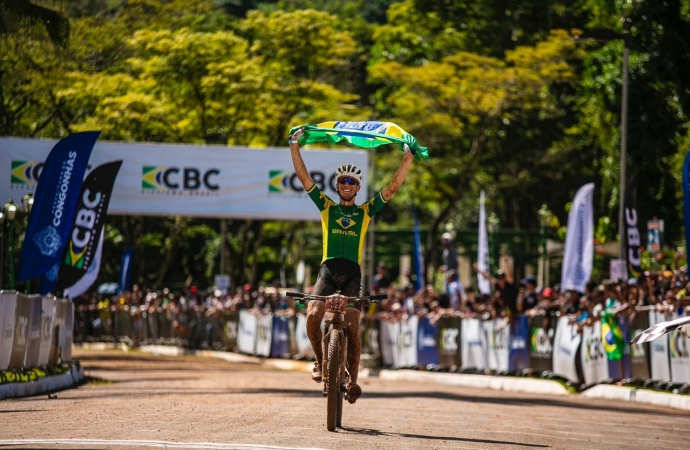 Medianeirense Alex Malacarne é campeão Pan-Americano de MTB Sub23