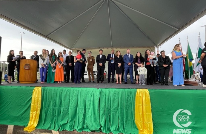 Medianeirenses celebram o Dia da Independência