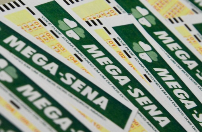 Mega-Sena acumula e próximo prêmio será de R$ 21 milhões