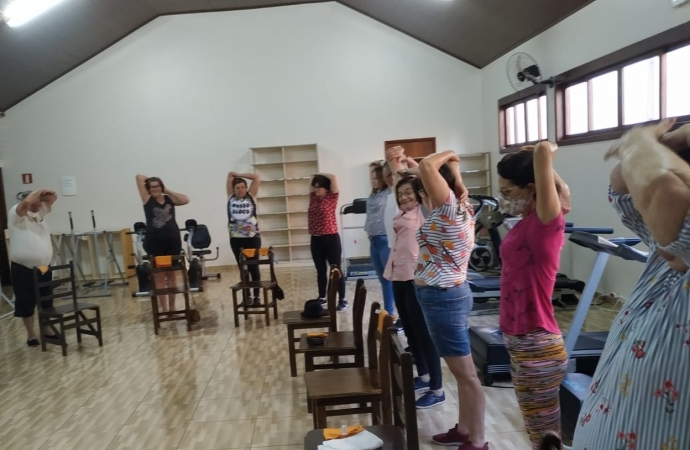 Melhor Idade de Missal retoma ginástica na Casa do Idoso