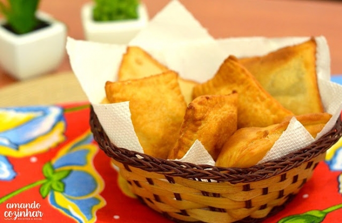 Mini pasteis com 3 ingredientes