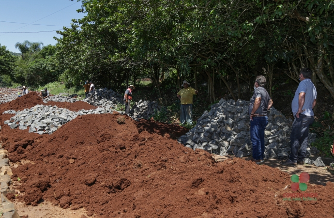 Missal: Administração exige retomada de obras de pavimentação poliédrica paradas