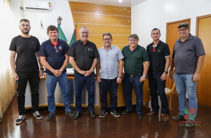 Missal recebeu a visita de comitiva de Rio Bonito do Iguaçu para conhecer um pouco mais sobre o Asfalto TSD