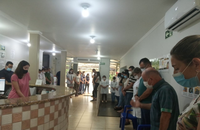 Momento de Oração marca manhã de trabalho na Unidade de Saúde Central em Missal