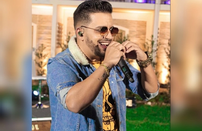Morre aos 37 anos o cantor sertanejo Kleber, da dupla com Kaue, vítima da Covid-19