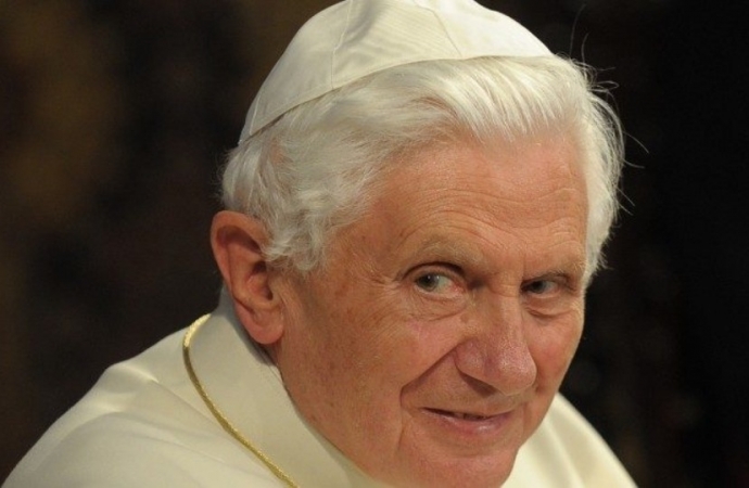 Morre Papa emérito Bento XVI aos 95 anos