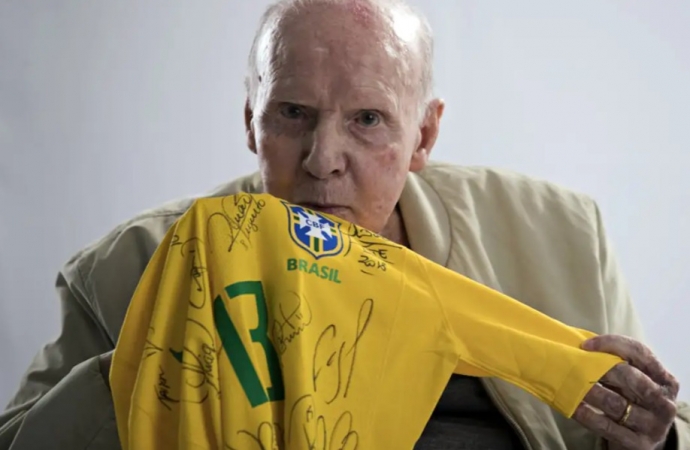 Morre Zagallo, o único tetracampeão mundial de futebol