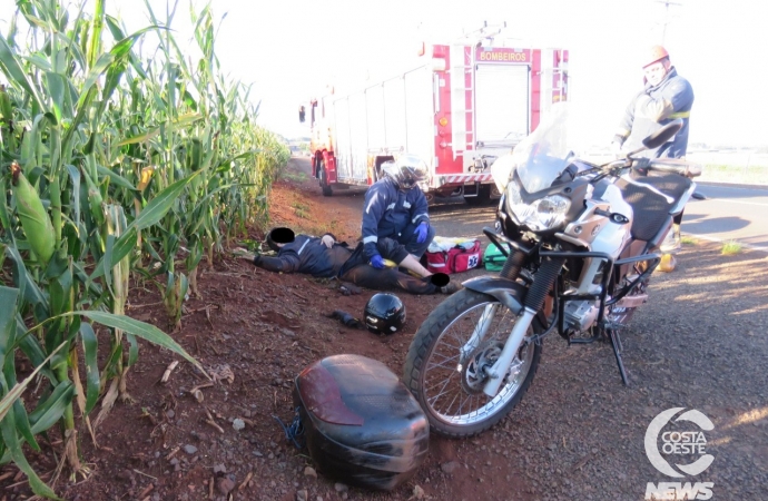 Motociclista fratura o pé após acidente na PR 488, em Santa Helena