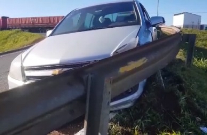 Motorista alcoolizado causa acidente na marginal da BR-277 e é detido pela PRF em Cascavel