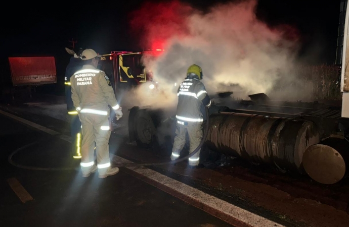 Motorista evita que caminhão fosse completamente queimado em rodovia de Santa Helena