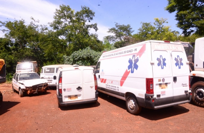 Motta e Rodrigues encontram Pátio de Máquinas em estado de abandono