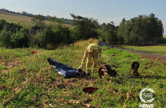 Mulher é ejetada de veículo em acidente na PR-497, em São Miguel do Iguaçu
