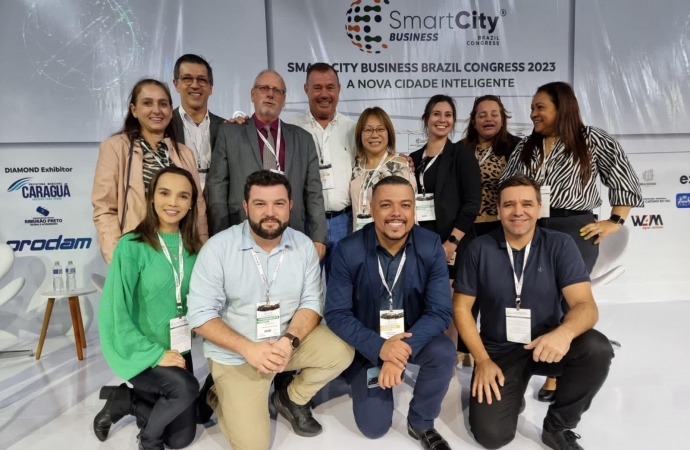 Municípios do Paraná recebem prêmio em congresso sobre cidades inteligentes