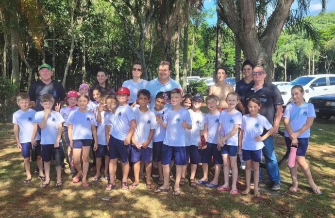 Mutirão remove grande volume de lixo das margens do Rio Paraná em Santa Helena