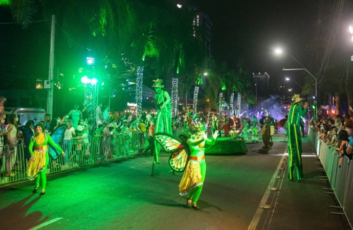 Natal Águas e Luzes tem parada no centro de Foz nesta quinta (7) e sexta-feira (8)