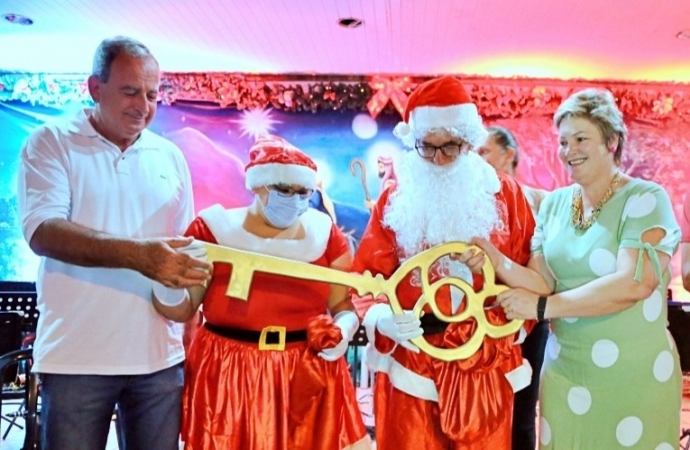 Natal Iluminado 2021 encanta moradores e turistas em Itaipulândia