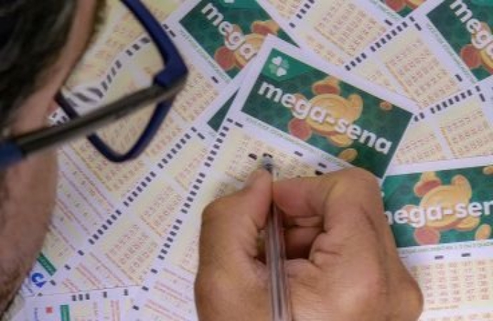 Ninguém acerta sorteio e Mega-Sena acumula em R$ 38 milhões