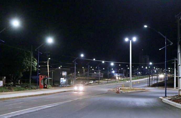 Itaipulândia: noventa e seis postes com lâmpadas LED iluminam a duplicação Caramuru-Sede