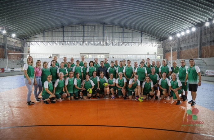 Novos uniformes são entregues para as equipes do Voleibol Gigante de Missal