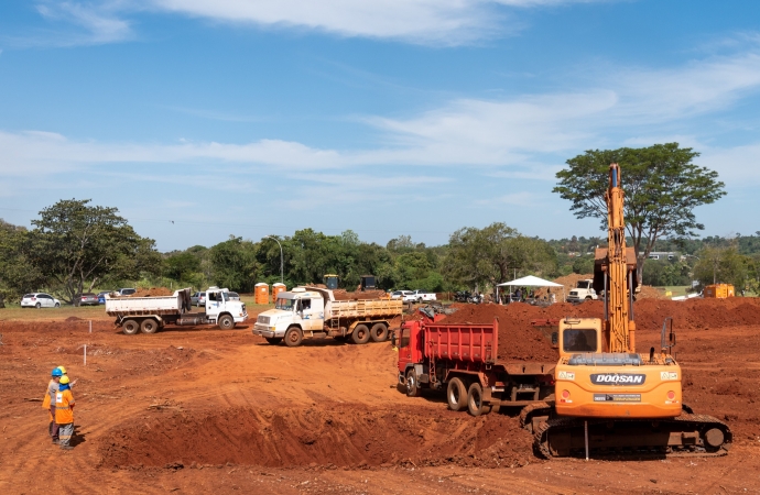 Obras da Perimetral Leste avançam em três frentes