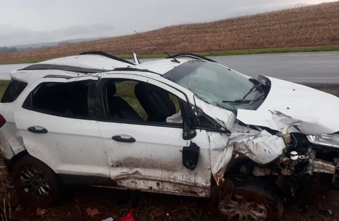 Ocupantes de veículo com placa de Santa Helena ficam feridos em acidente em Diamante D