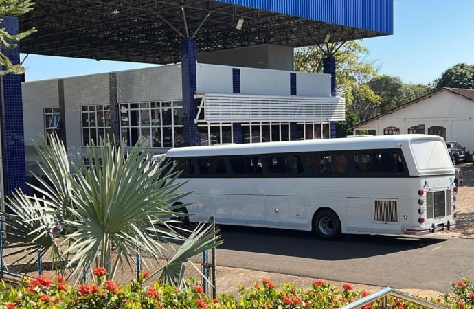 Ônibus é retido pela RF com 50 mil dólares em mercadorias, em Medianeira