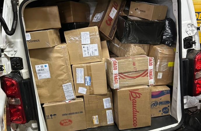 Operação da Receita Federal apreende R$ 100 mil em mercadorias estrangeiras