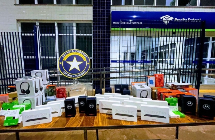 Operações da Receita Federal na BR 277 apreendem cinco veículo com mercadorias irregulares