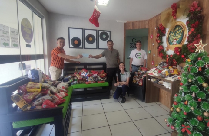 Orion Music Bar entrega doações de alimentos para ACAF de São Miguel do Iguaçu