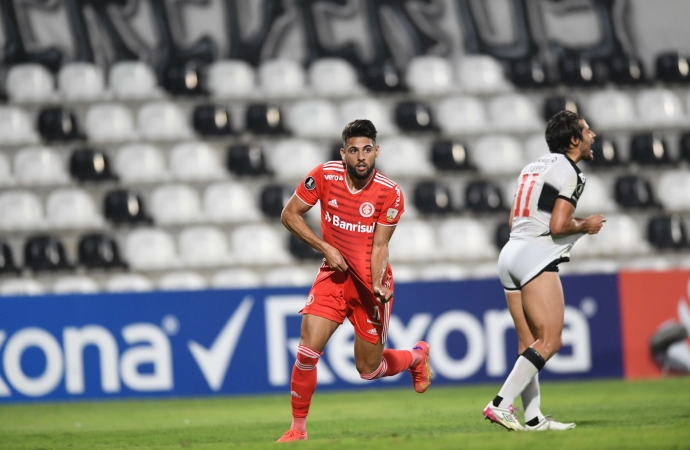 Ouça o gol: Em jogo brigado, Inter vence o Olimpia no Paraguai