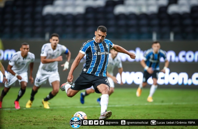 Ouça o gol:Grêmio vence São Paulo e garante vantagem com gol de Diego Souza