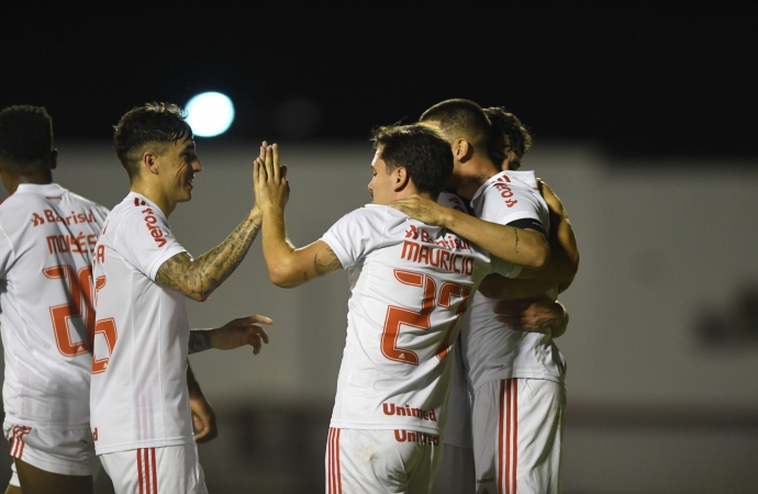 Ouça o gol: Inter bate o Vitória e larga em vantagem na Copa do Brasil