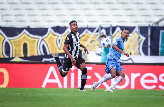 Ouça os gols: Grêmio leva gol no fim e estreia com derrota no Brasileirão