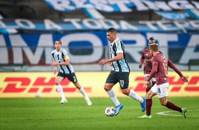 Ouça os gols: Grêmio perde de virada para a LDU e está eliminado da Sul-Americana