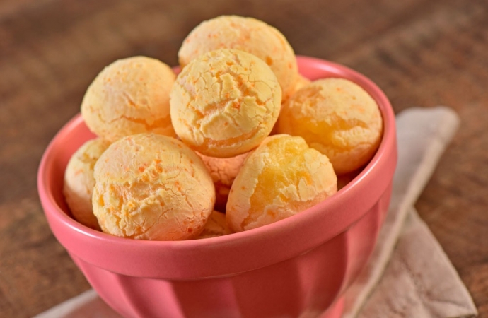 Pão de queijo delicioso e que não murcha
