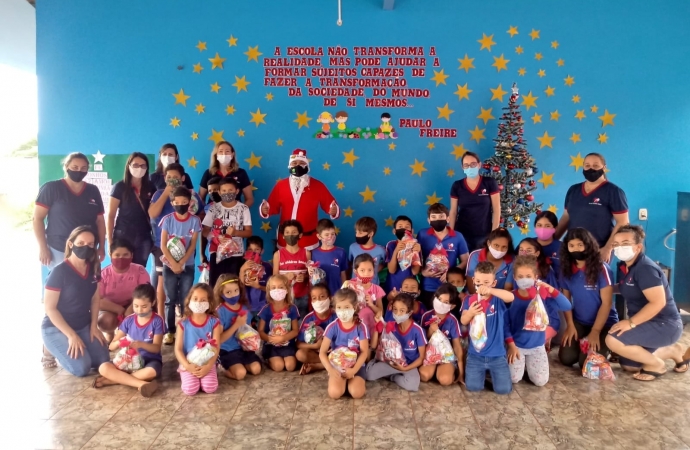 Papai Noel da ACISMI participa do encerramento do ano da Escola Municipal Geraldo Caldani
