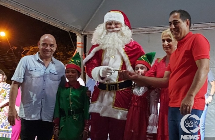 Papai Noel recebe a chave da cidade em São Miguel do Iguaçu