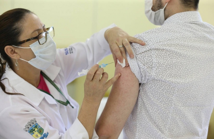 Paraná começará a vacinar população geral de 18 a 59 anos contra Covid-19